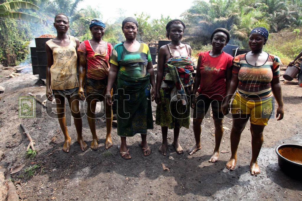 These women, young, middleaged and some in their 60s,  combine both farm work and produntion of local oil palm in an oil mill belonging to Mr. Kayode Toluwalase at Ajose Camp near Ore town in Ondo State, Nigeria. Photo By Emmanuel Osodi